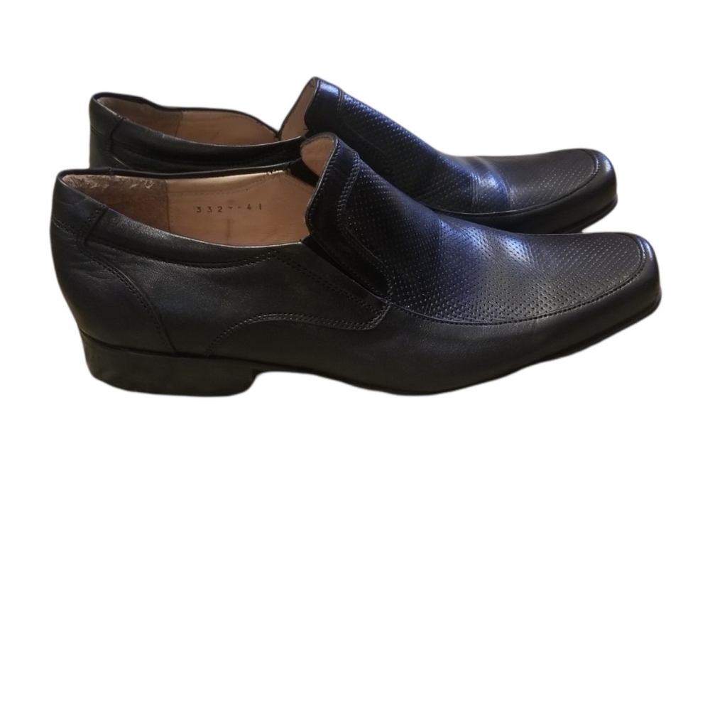 Flat shoe for men in black. Size: 41 Europe.